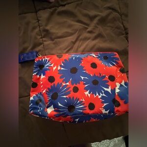 Estée Lauder cosmetic bag